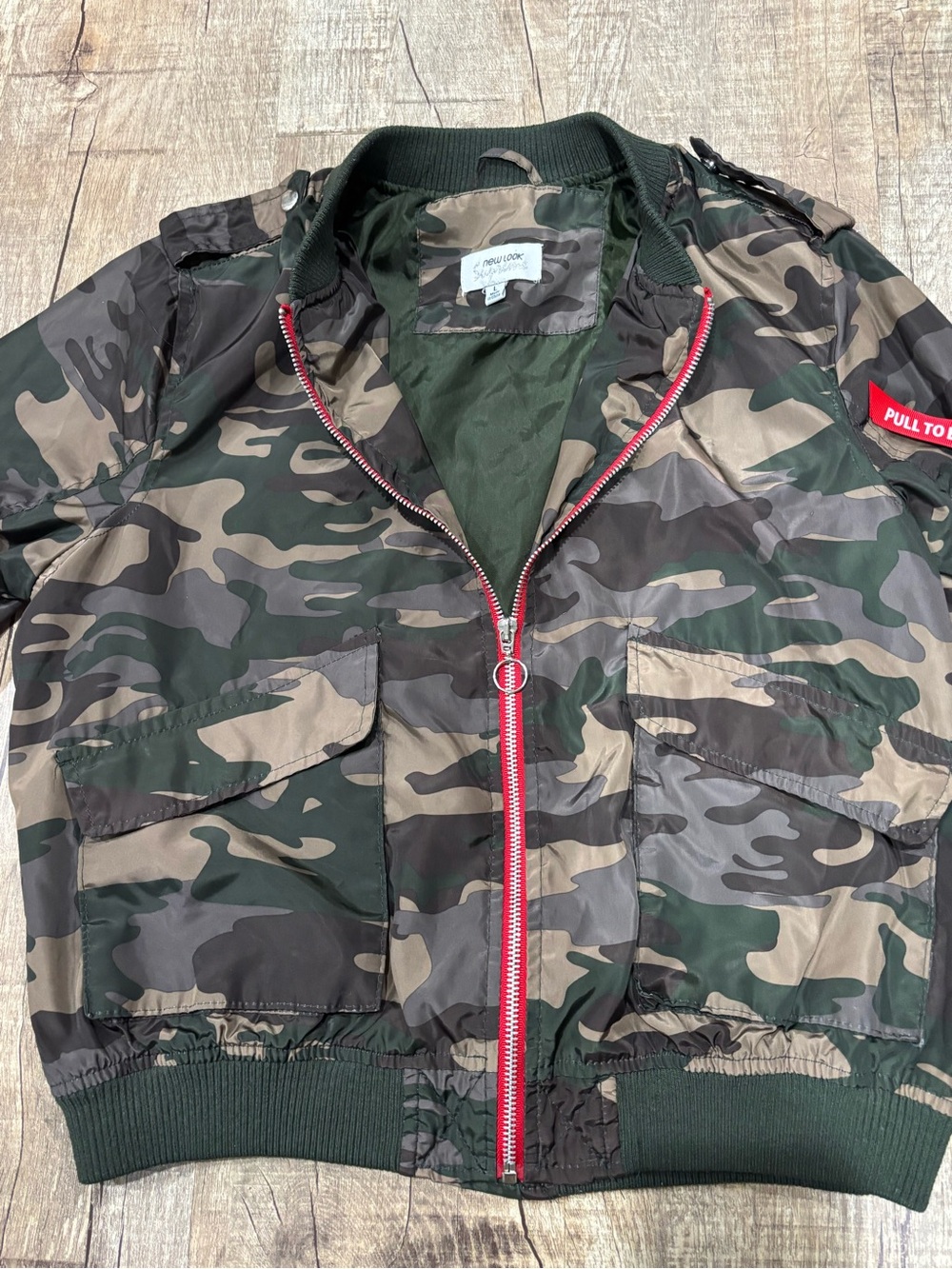 Women’s Green Camo Bomber Jacket with Red Zipper Size Medium - Picture 3 of 12